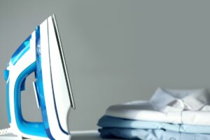 ferro da stiro e camicie