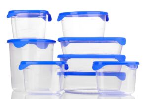 contenitori di plastica con coperchi blu